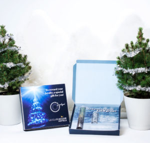 Accor Hotels gaf een kaart met kerstboompje
